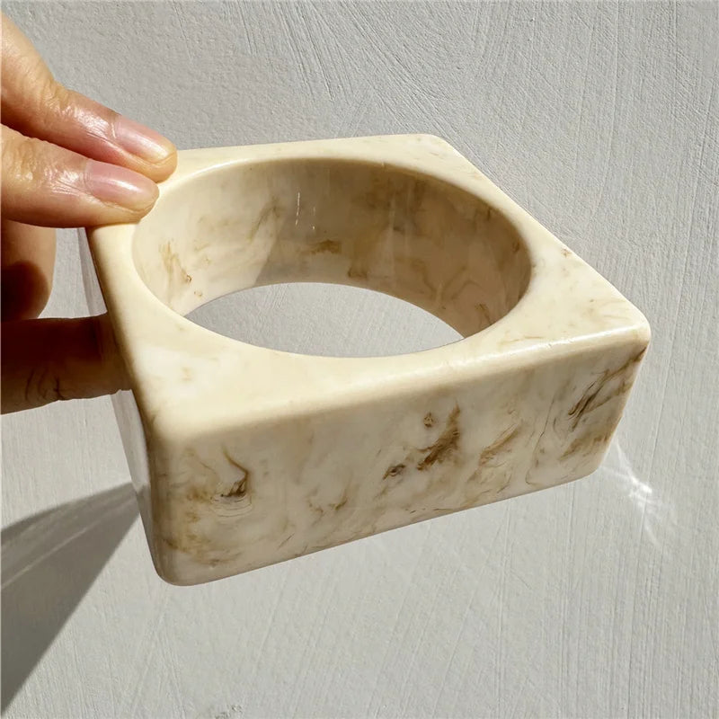 Beige Pearl Shell Tie-Dye Resin Bangle