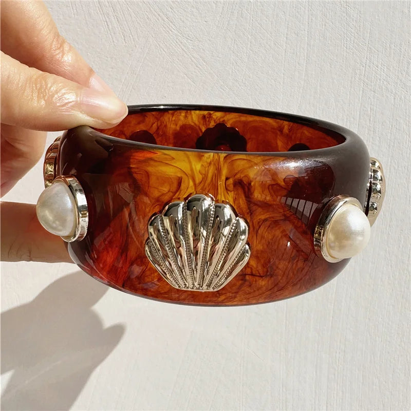 Beige Pearl Shell Tie-Dye Resin Bangle