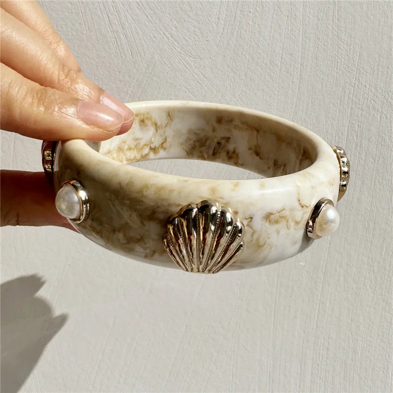 Beige Pearl Shell Tie-Dye Resin Bangle